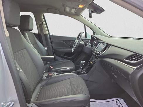 Used 2022 Buick Encore Preferred w/ Safety Package image 17