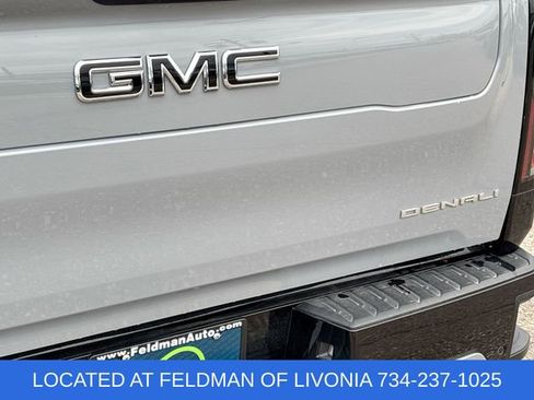 Used 2024 GMC Sierra EV Denali AWD/4WD image 32