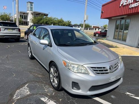 Used 2013 Toyota Corolla LE FWD image 10