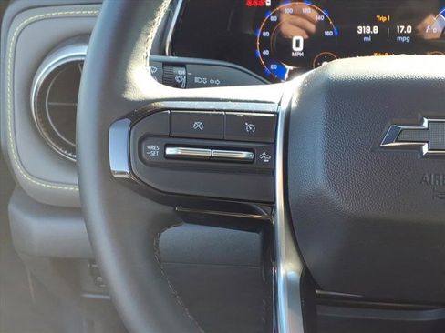 Used 2024 Chevrolet Colorado ZR2 image 17