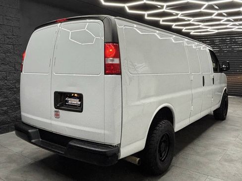Used 2023 GMC Savana 2500 Extended RWD image 9