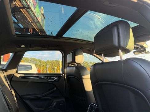 Used 2019 Porsche Macan S image 27