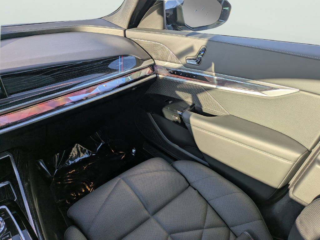 Used 2023 BMW 740i RWD image 15