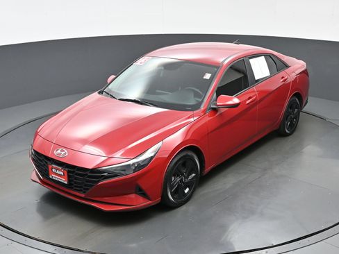 Used 2023 Hyundai Elantra SEL FWD image 35