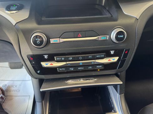 Used 2020 Ford Explorer XLT w/ Comfort Package AWD/4WD image 20