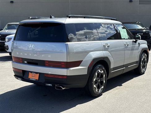 Used 2025 Hyundai Santa Fe SEL image 3