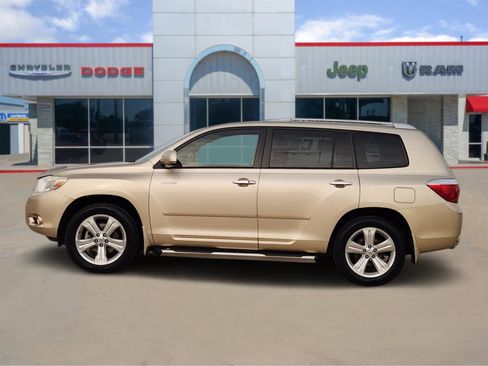 Used 2010 Toyota Highlander Limited image 3