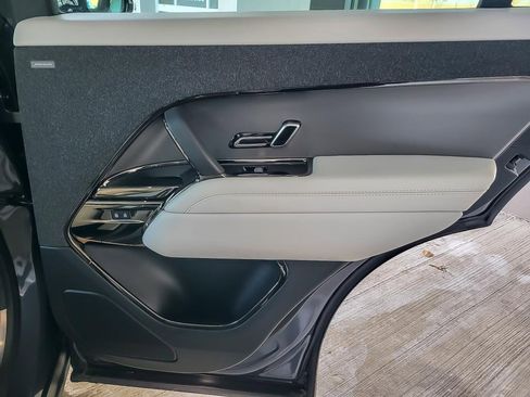 Used 2024 Land Rover Range Rover Sport SE image 20