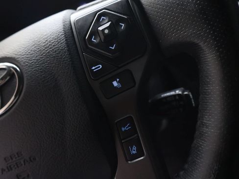 Used 2018 Toyota Tacoma TRD Sport AWD/4WD image 20