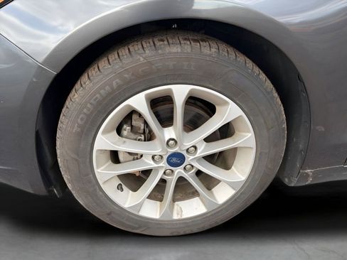 Used 2020 Ford Fusion SE image 9