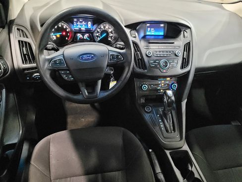 Used 2016 Ford Focus SE w/ SE Power Seat Package FWD image 22