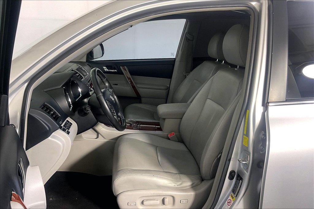 Used 2011 Toyota Highlander Limited FWD image 32