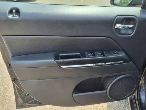 Used 2014 Jeep Patriot Limited w/ Sun/Sound Group AWD/4WD image 12