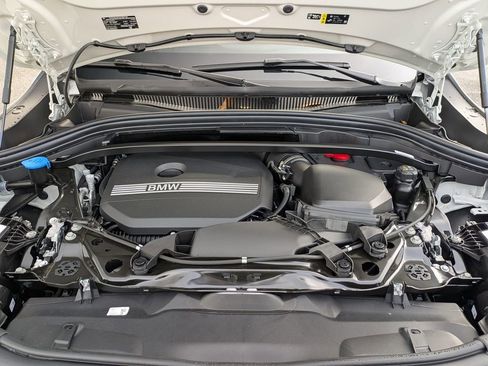 New 2026 BMW X2 xDrive28i AWD/4WD image 9