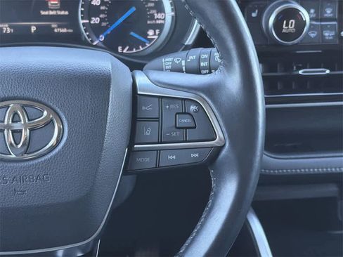 Used 2021 Toyota Highlander XLE image 15