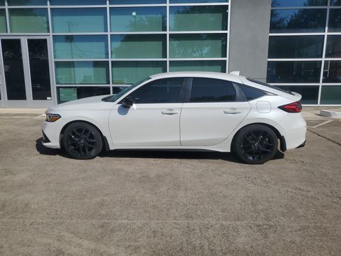 Used 2024 Honda Civic Sport image 3