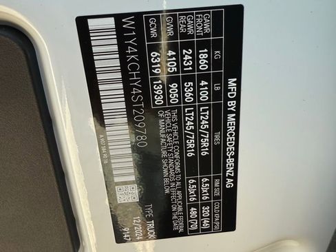 Used 2025 Mercedes-Benz Sprinter 2500 image 22