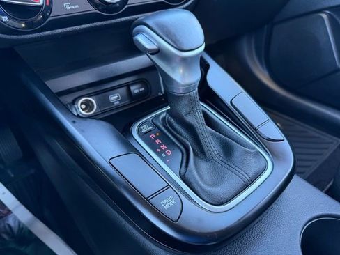 Used 2020 Kia Soul GT-Line FWD image 25