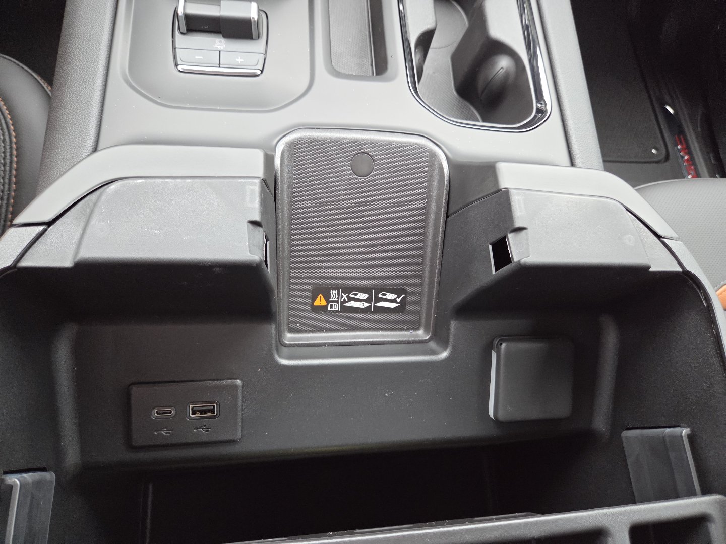 New 2026 GMC Sierra 1500 AT4 w/ Technology Package AWD/4WD image 9
