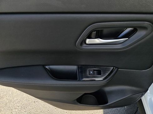 New 2026 Nissan Rogue SV image 7