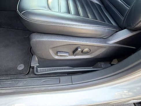 Used 2024 Ford Edge SEL image 21