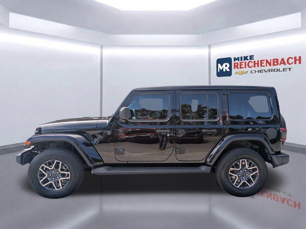Used 2026 Jeep Wrangler Unlimited Sahara AWD/4WD image 7
