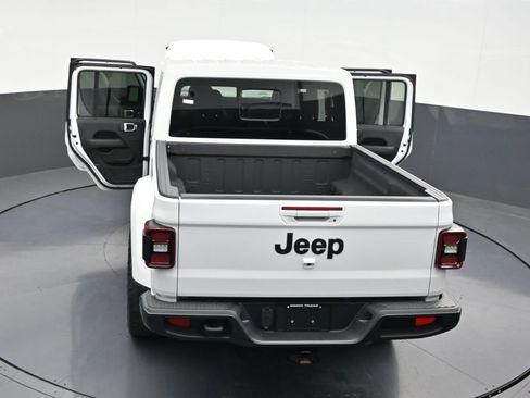 Used 2023 Jeep Gladiator Overland AWD/4WD image 35