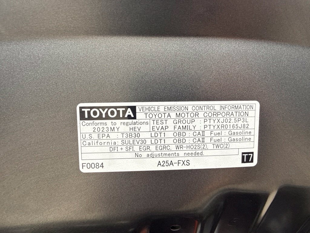 Used 2023 Toyota RAV4 LE AWD/4WD image 33
