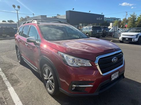 Used 2019 Subaru Ascent Touring AWD/4WD image 2