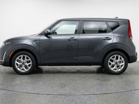 Used 2025 Kia Soul LX w/ LX Technology Package image 5