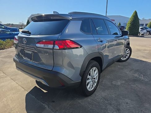 Used 2022 Toyota Corolla Cross LE image 5
