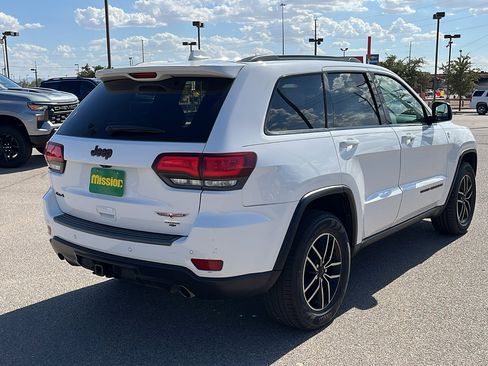 Used 2019 Jeep Grand Cherokee Trailhawk image 8