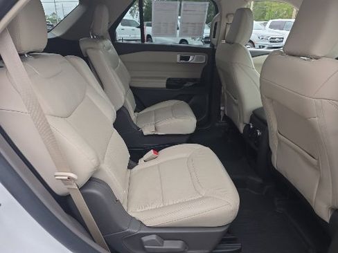 Certified 2021 Ford Explorer Platinum w/ Equipment Group 601A image 16