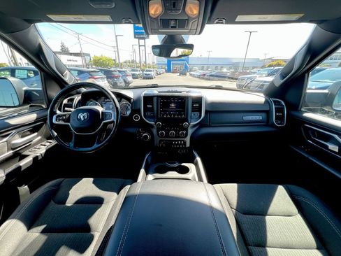 Used 2019 RAM 1500 Big Horn AWD/4WD image 18