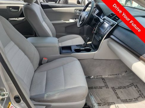 Used 2017 Toyota Camry LE FWD image 18