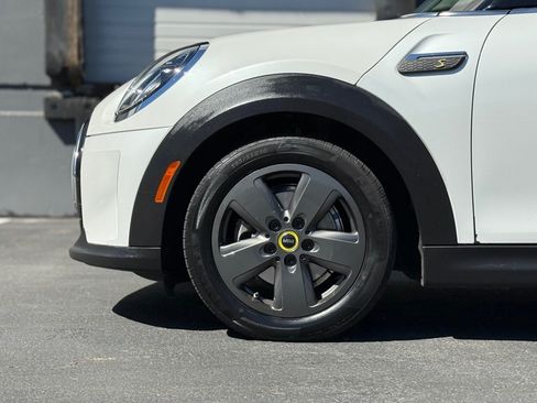 Used 2024 MINI Cooper SE FWD image 9