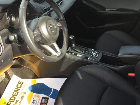 Used 2019 MAZDA CX-3 Touring image 8