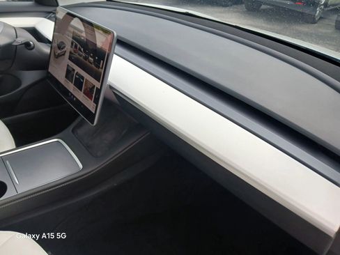 Used 2023 Tesla Model 3 Standard Range image 17
