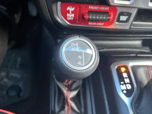 Used 2019 Jeep Wrangler Unlimited Rubicon AWD/4WD image 18