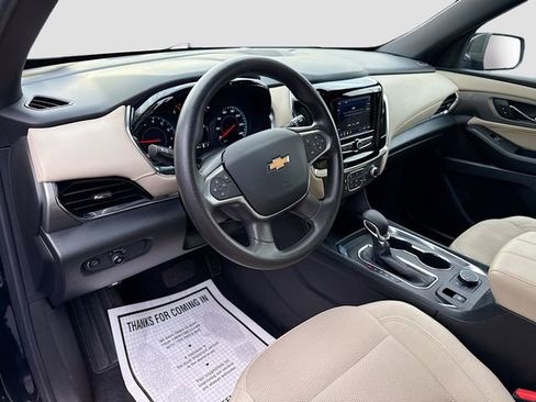 Used 2023 Chevrolet Traverse LS image 11