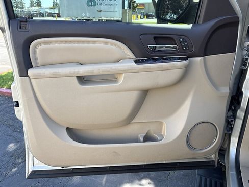 Used 2014 GMC Yukon XL Denali AWD/4WD image 10