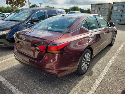 Certified 2024 Nissan Altima 2.5 SV FWD image 3