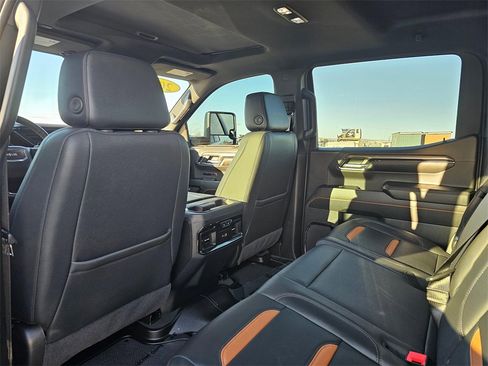 Used 2024 GMC Sierra 1500 AT4 w/ Technology Package image 12