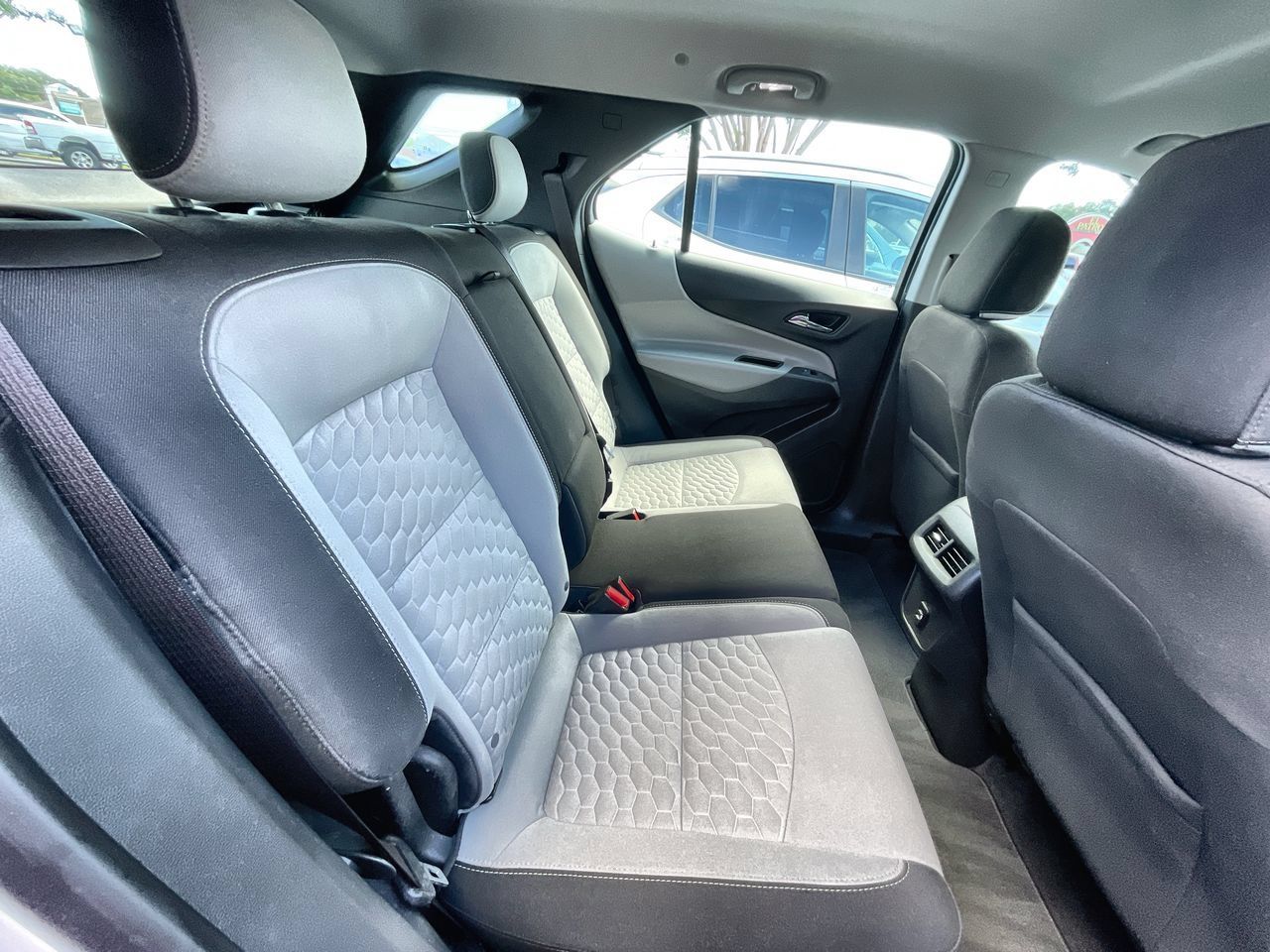 Used 2020 Chevrolet Equinox LS FWD image 26