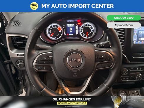 Used 2019 Jeep Cherokee Latitude Plus w/ Comfort/Convenience Group image 15