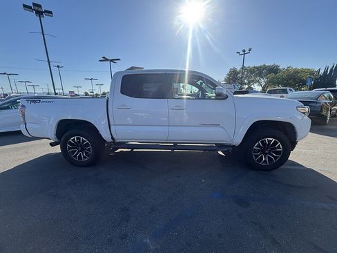 Used 2021 Toyota Tacoma TRD Sport w/ Technology Package RWD image 29