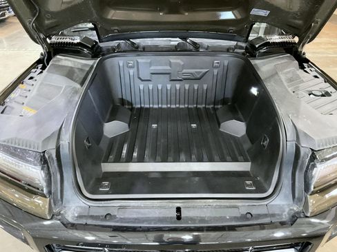 New 2026 GMC Hummer EV 4x4 Crew Cab w/ LPO, Dark Essentials Package image 24