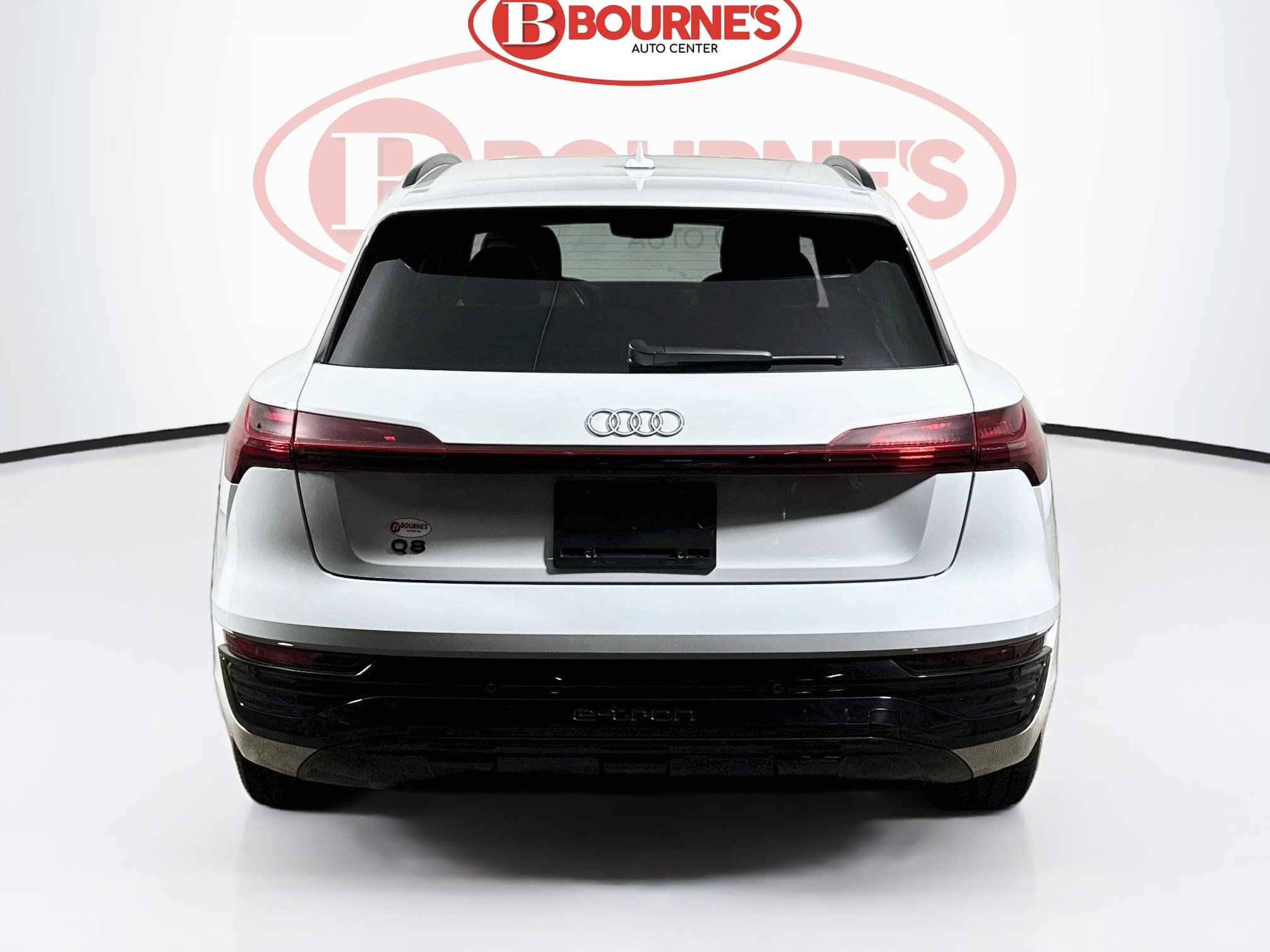 Used 2024 Audi Q8 e-tron Prestige w/ Prestige Package AWD/4WD image 10