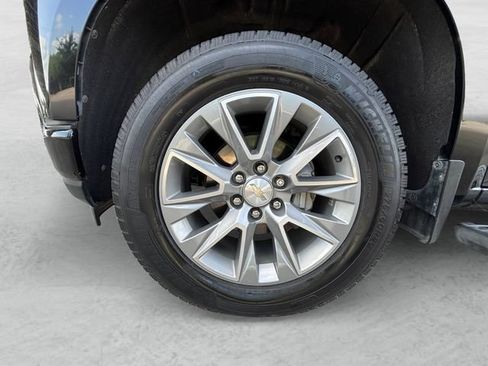 Used 2020 Chevrolet Silverado 1500 High Country w/ Technology Package AWD/4WD image 29
