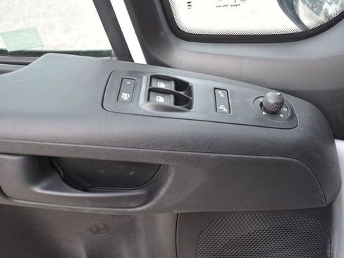 New 2025 RAM ProMaster 3500 w/ Roll-Up Rear Door Package FWD image 8